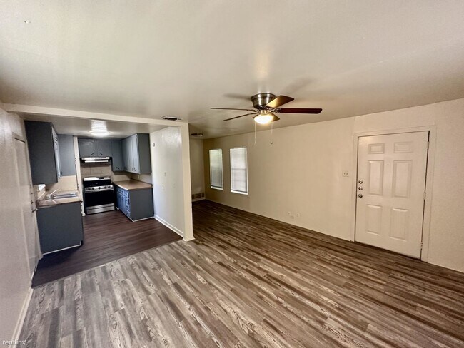 Foto del edificio - 3 br, 2 bath House - 302 Carter St
