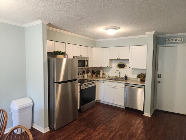 Building Photo - 2 Bedroom Furnished Villa on Hilton Head I...