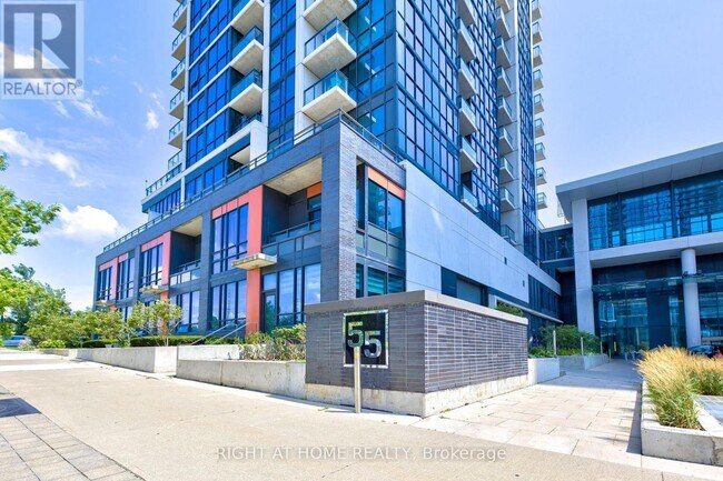 Photo du bâtiment - 55 Eglinton Ave W