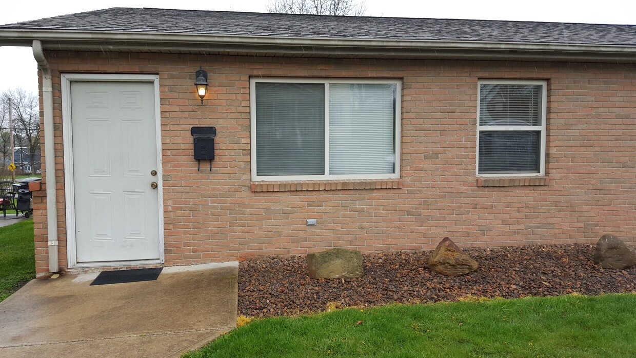 17 S Pembroke Ave, Zanesville, OH 43701 Apartments in Zanesville, OH