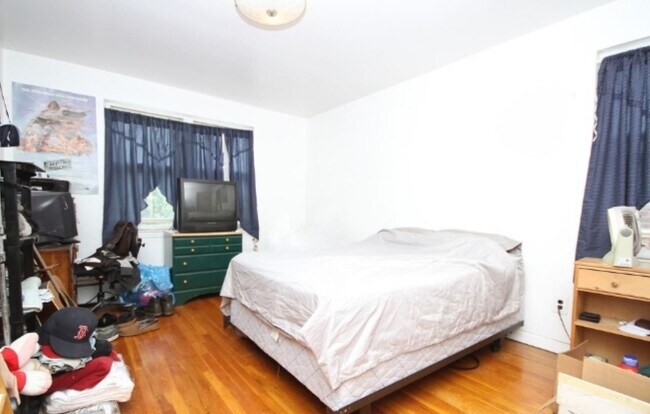 Building Photo - 2581 41st St