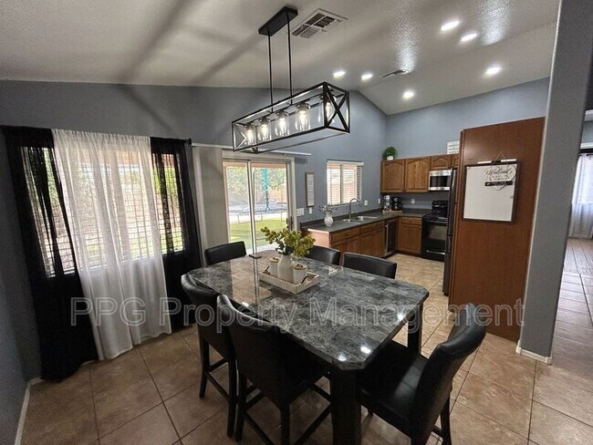 Foto del edificio - 15500 N 136th Ln