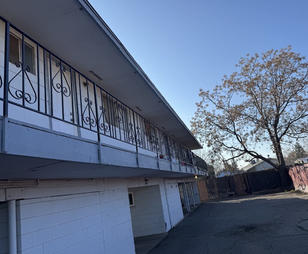 Building Photo - 782 Music Ave