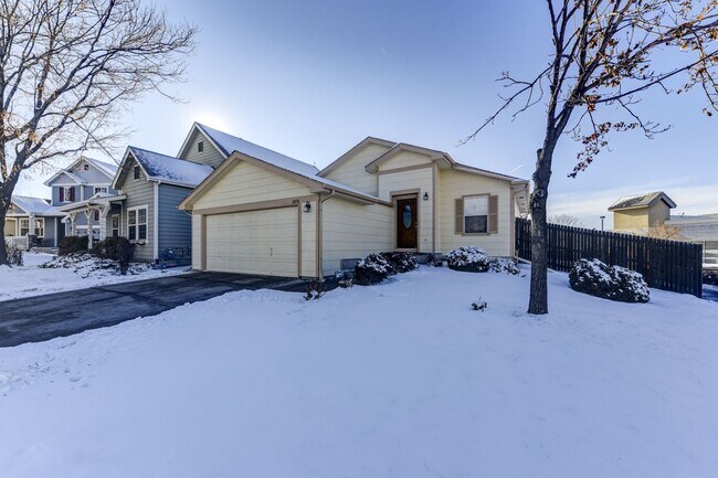 Foto del edificio - Available June 2024! 5 Bedroom 3 Bath Home...