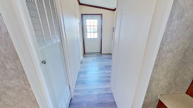 Building Photo - Double Wide Mobile Home