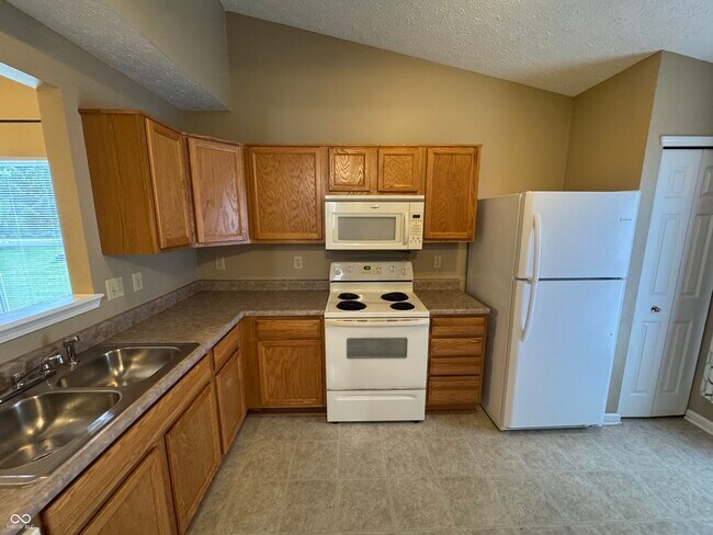 Foto del edificio - 829 Jack Pine Dr