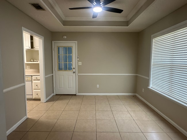 Building Photo - 3924 Heatherwoods Dr