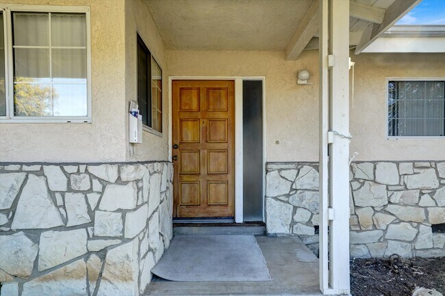 Building Photo - 11536 Collett Ave