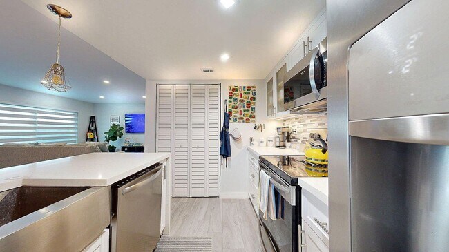 Foto del edificio - 6840 SW 45th Ln