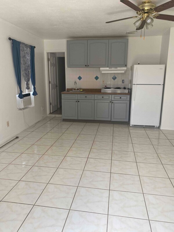 Foto del edificio - 315 Drake Elm Dr