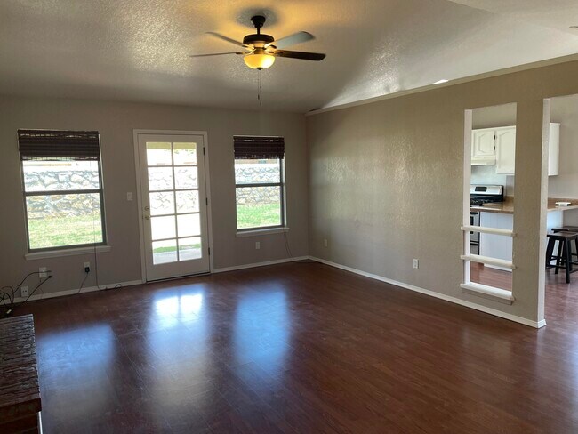 Foto del edificio - 11205 Red Hawk Ln