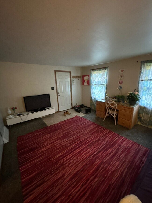 904 S Chippewa Ave, Freeport, IL 61032 House Rental in Freeport, IL