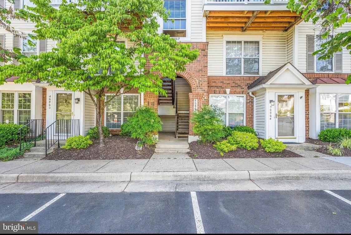 Main condo entrance - 46862 Clarion Ter