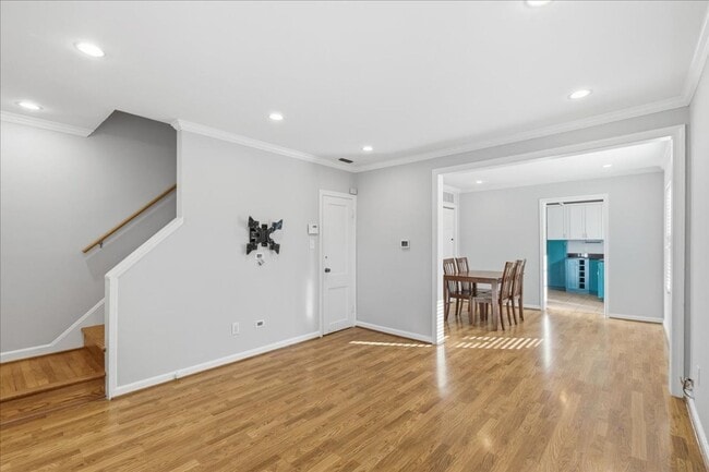 Building Photo - 403 S Veitch St