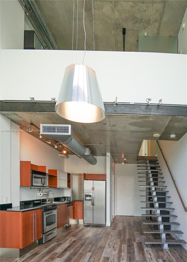 Foto del edificio - 690 SW 1st Ct