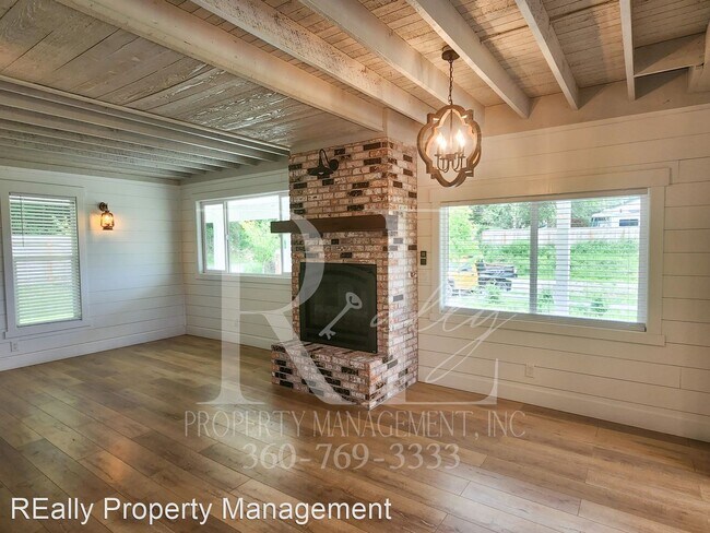 Building Photo - 3 br, 2 bath House - 2810 Long Lake Rd SE