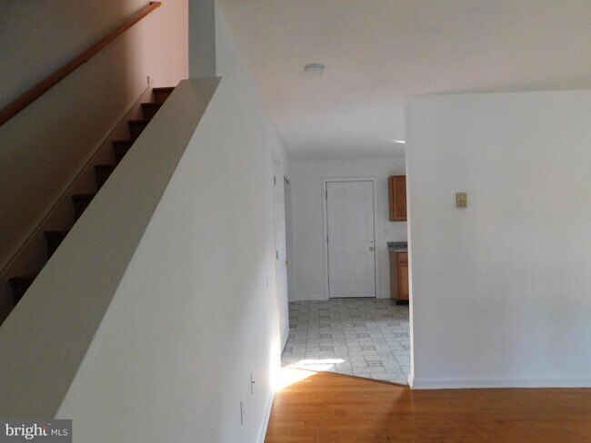 Foto del edificio - 230 Waterford Ln