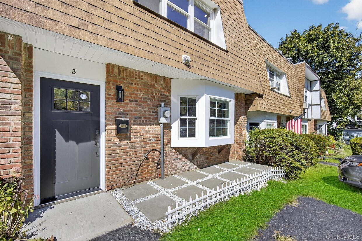 Foto principal - 8 Roundtree Ct
