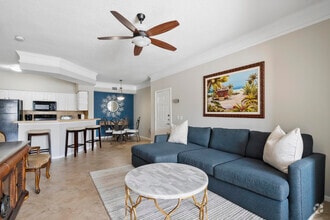 Building Photo - 3303 Myrtlewood Cir E