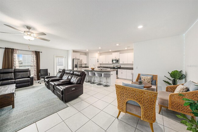 Foto del edificio - 6300 Beverly Hls Dr