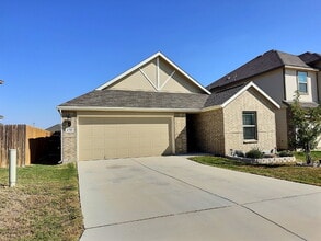 Building Photo - 6702 Encore Oaks