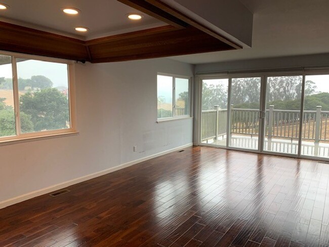 Building Photo - Charming Petaluma 1 Bedroom 1 Bath ~ PG&E ...