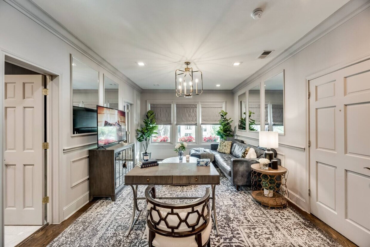 Foto principal - 4903 Worth St
