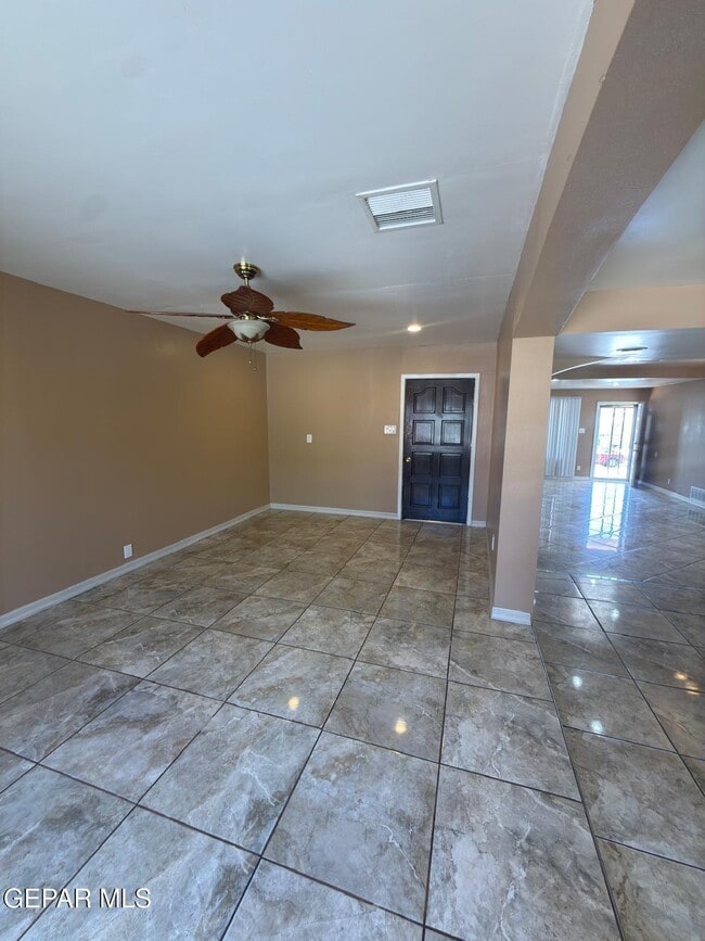Building Photo - 6115 Tesuque Dr