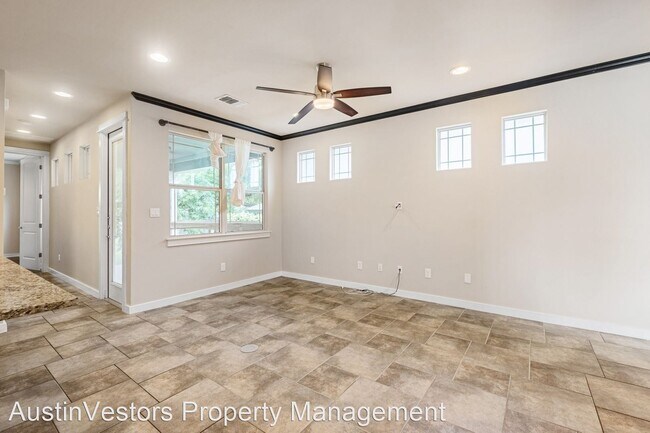 Building Photo - 3 br, 2.5 bath House - 2210-A Schriber St