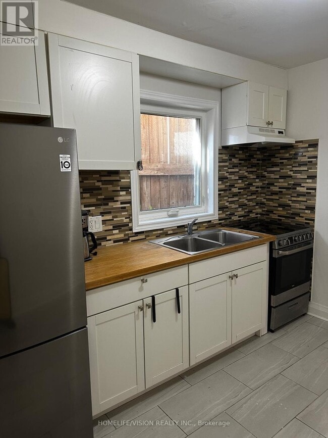 Building Photo - 238 Glebemount Ave