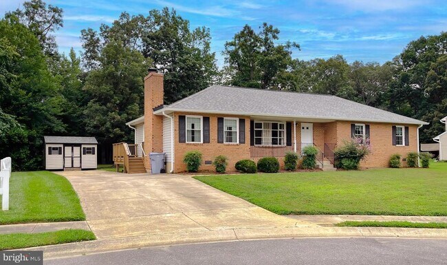 Building Photo - 109 Morris Dr