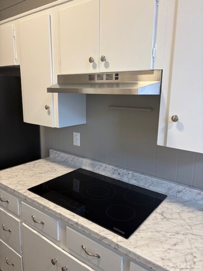 Building Photo - 428 Sierra Madre Dr