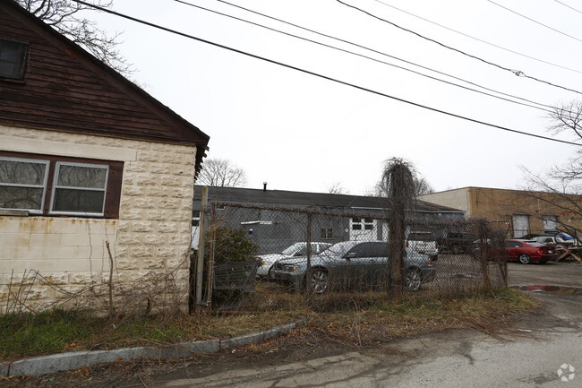 Building Photo - The Residences at Fairmount Station