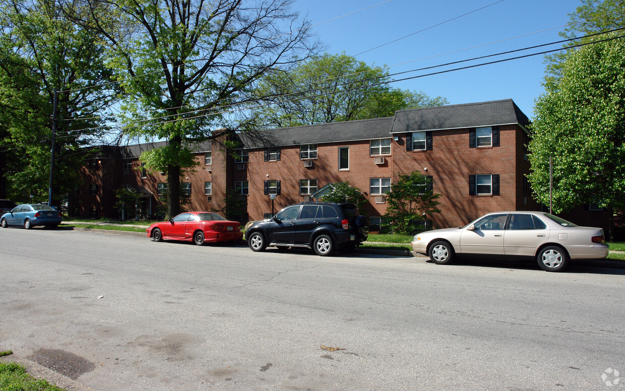 Logan Square Apartments - Norris Hills Apartments at Logan Street