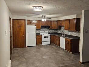 Building Photo - 15 Houghton St