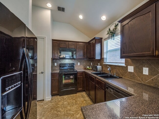 Building Photo - 9134 Canter Horse