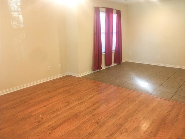 Building Photo - 5530 Brookview Ct