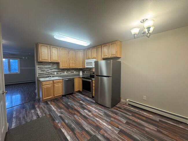 Foto del edificio - 2 story 3 bd 1.5 bath townhouse in Lavelle...