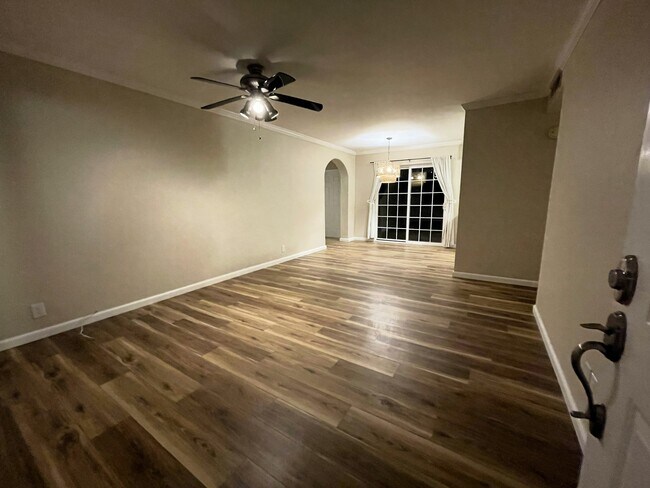 Foto del edificio - 1028 W 9th St