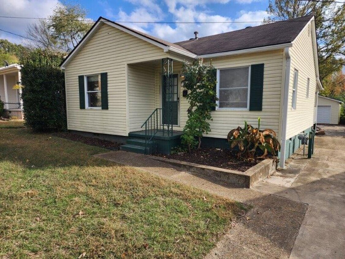 Primary Photo - 1220 Thelma St
