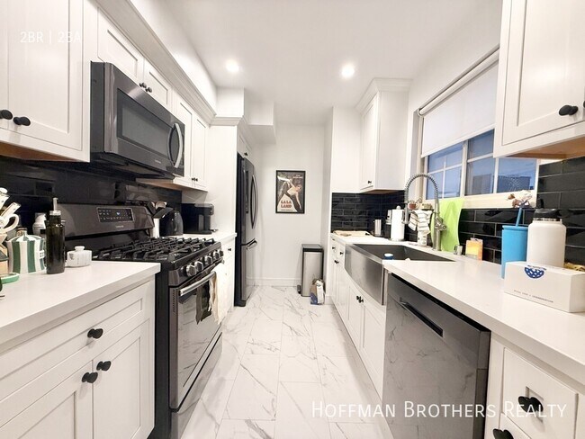 Foto del edificio - 320 N Crescent Dr