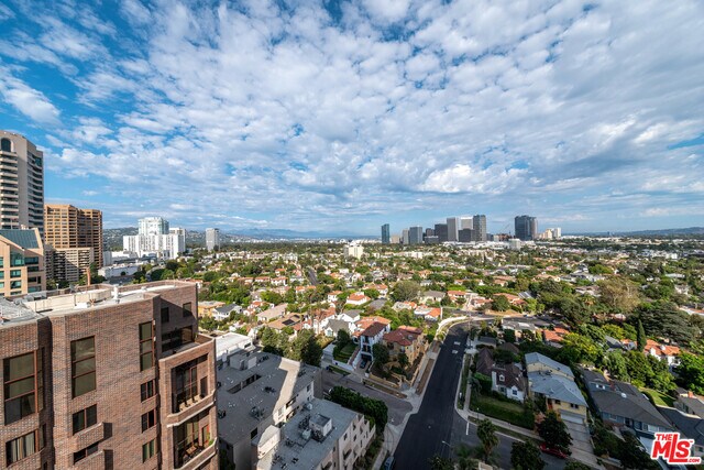 Foto del edificio - 10560 Wilshire Blvd