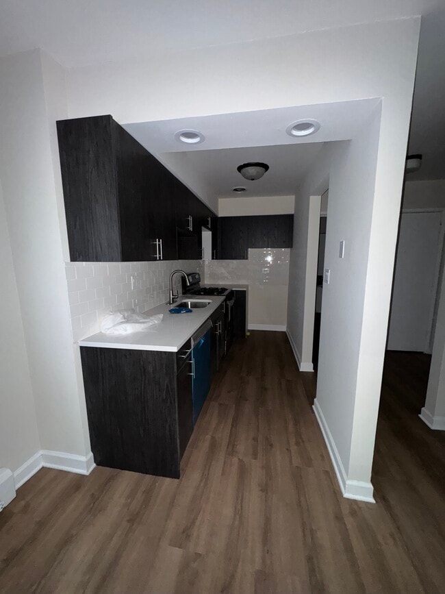 Foto del edificio - 5919 N Kenmore Ave