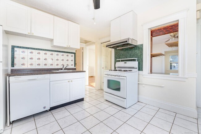 Foto del edificio - 124 Park Rd