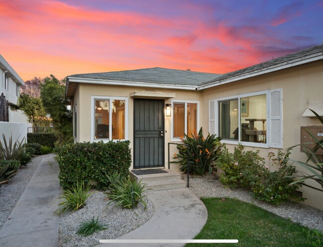 Entrada - 1935 18th St