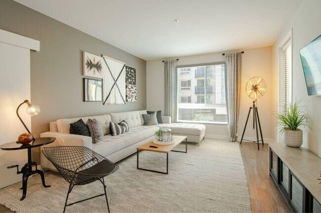 Building Photo - 8725 Ariva Ct