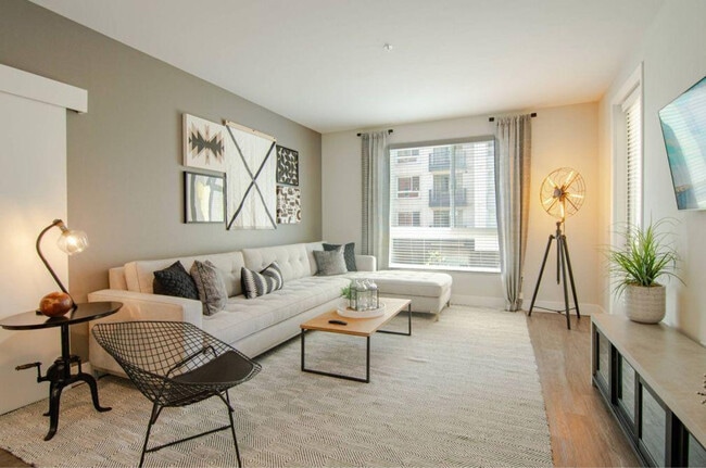 Building Photo - 8725 Ariva Ct