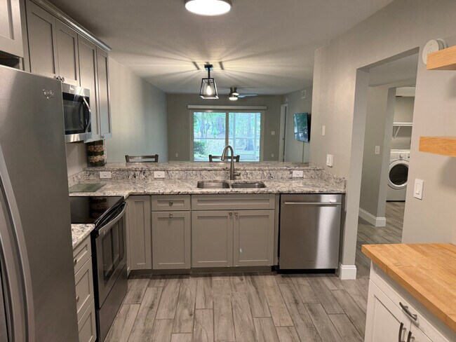 Building Photo - 3451 County Barn Rd