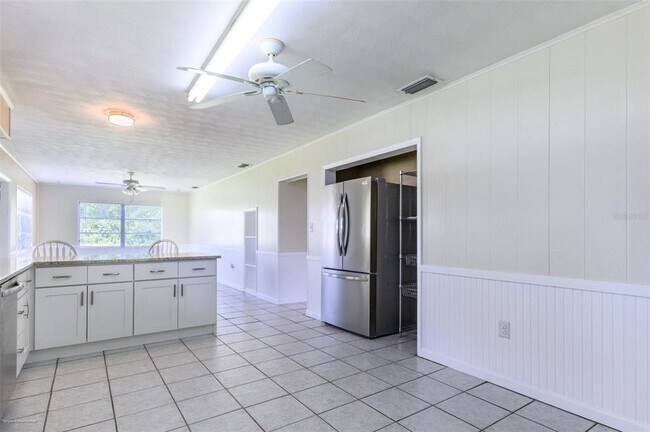 Building Photo - 1214 Ansin St