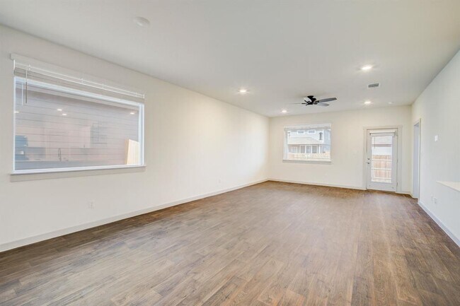Building Photo - 131 Big Sandy Creek Dr